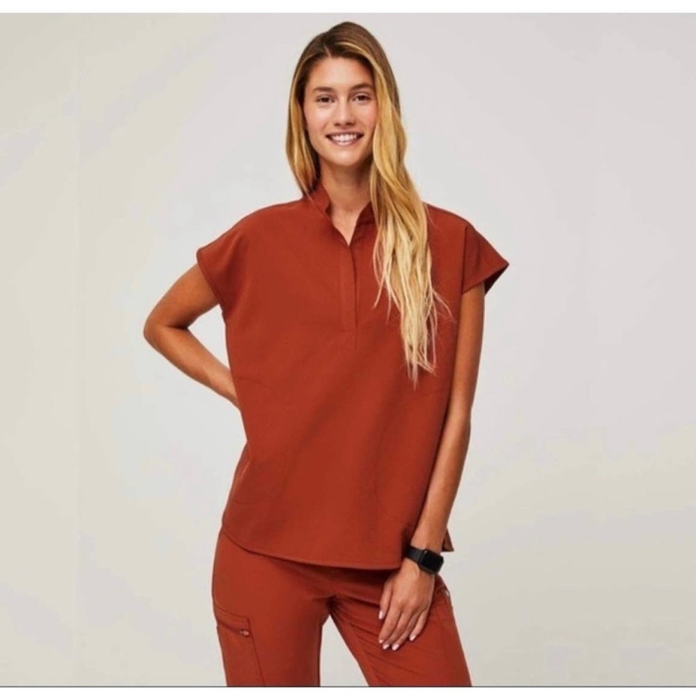 Figs auburn scrub set